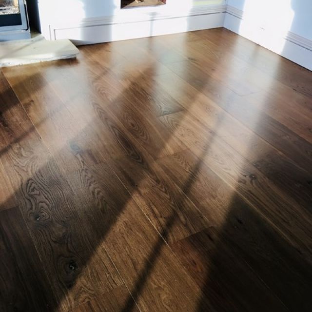 solid-hardwood-floor-sanding-3-kireth-ai