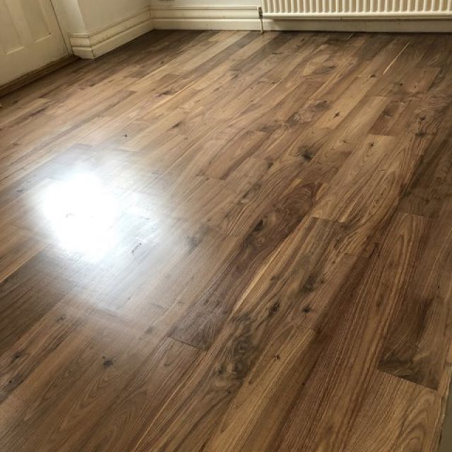 solid-hardwood-floor-sanding-4-kireth-ai