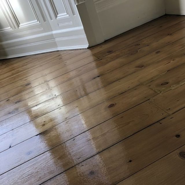 wood-floor-cleaning-5-kireth-ai